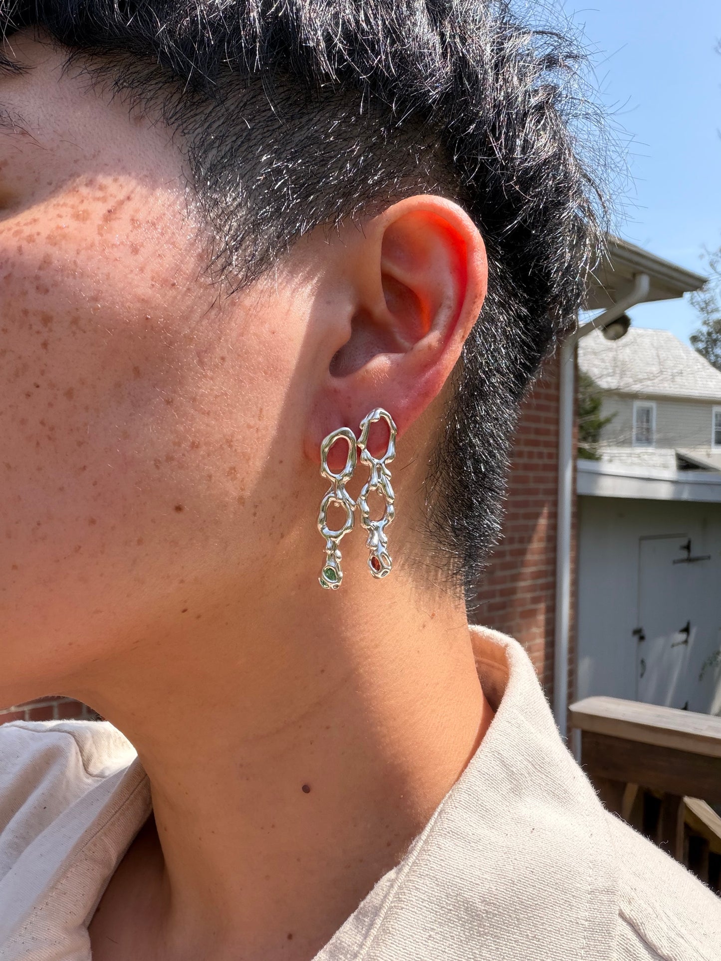 Captured gems earrings