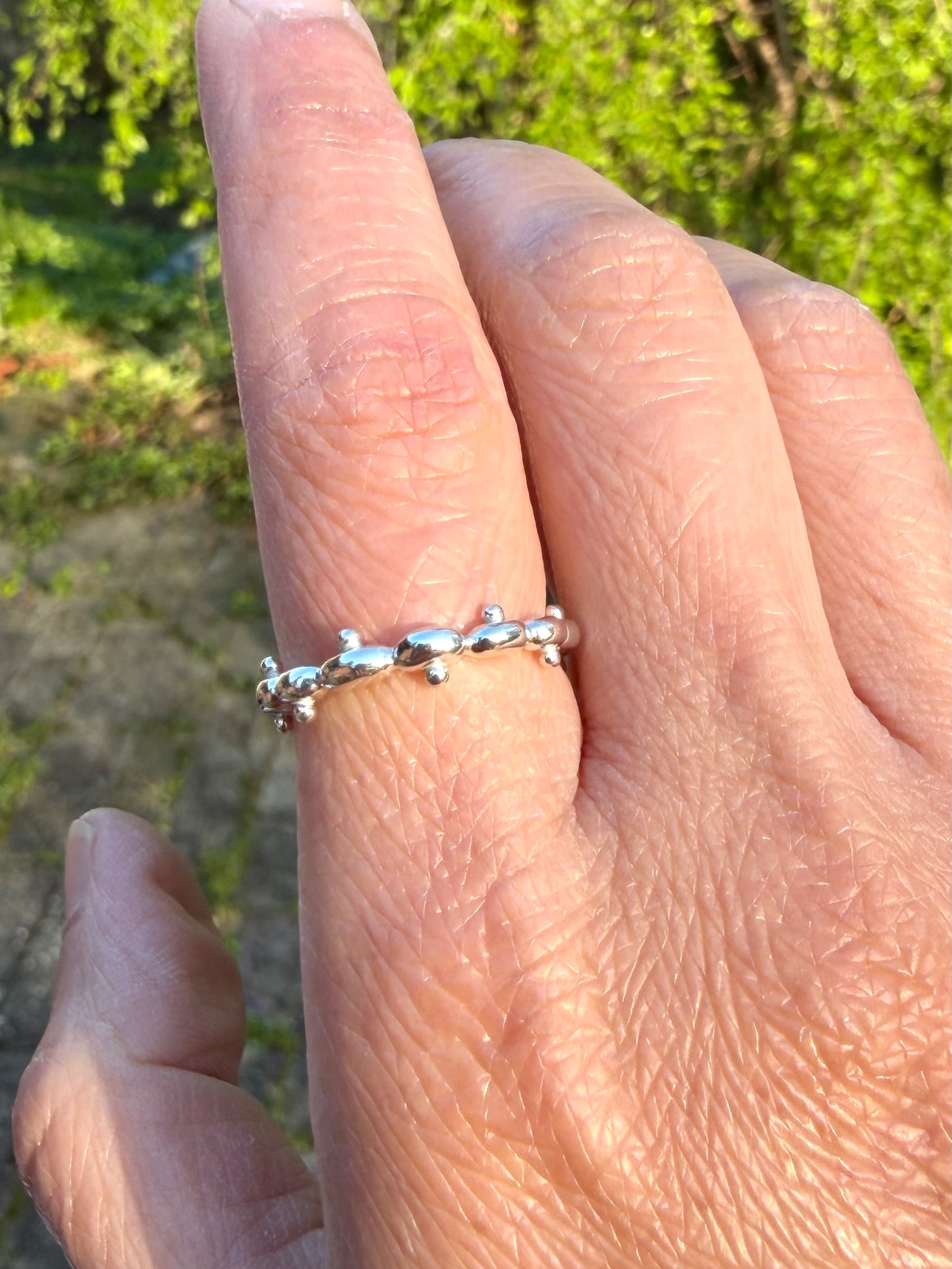 Hop-skip ring