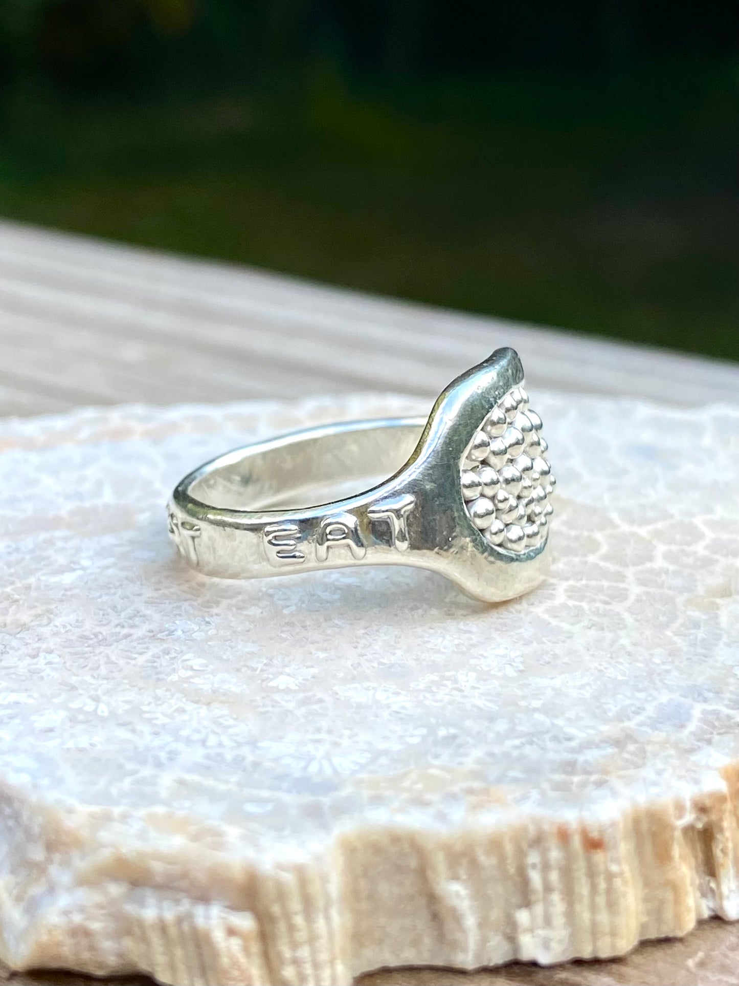 Eat Ring